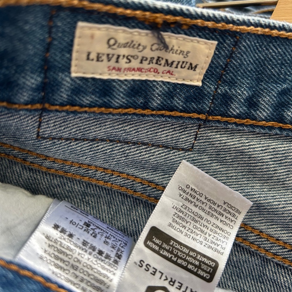 Levi's Premium Wedgie Straight Jeans Blue 27 Distressed High Rise Button Fly - Picture 4 of 7